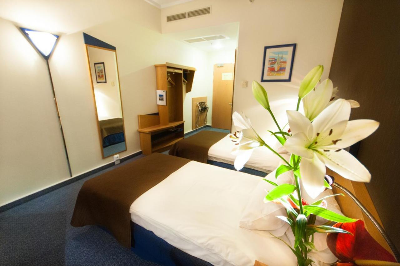 Express Krakow Hotel Luaran gambar