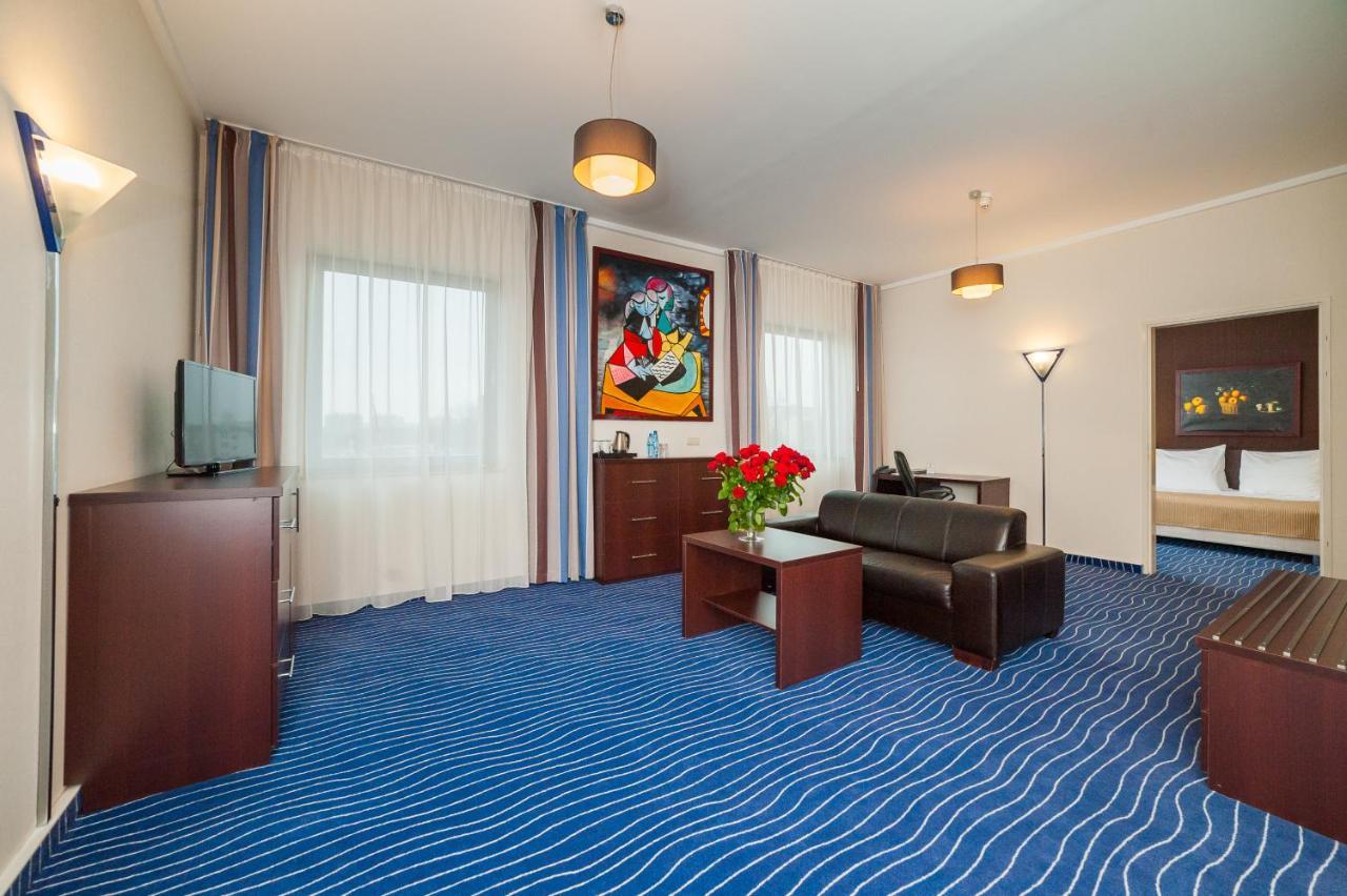 Express Krakow Hotel Luaran gambar