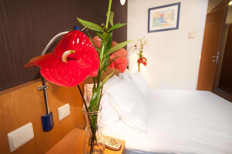 Express Krakow Hotel Luaran gambar