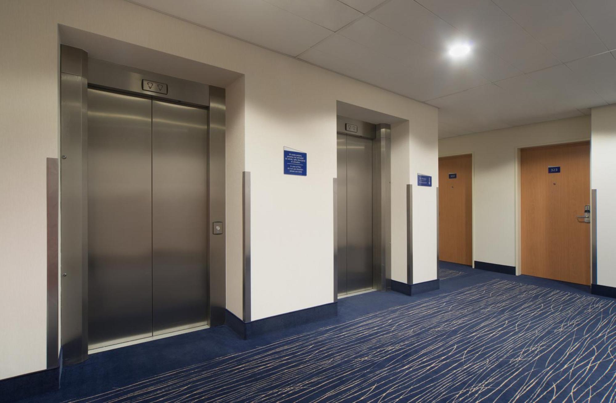 Express Krakow Hotel Luaran gambar